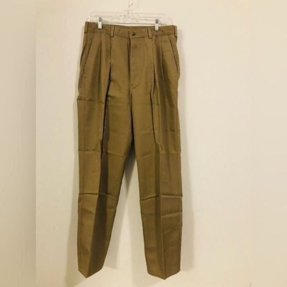 ST Johns Bay khaki Wear wrinkle free 100% Cotton men’s pleated pants 34w34L